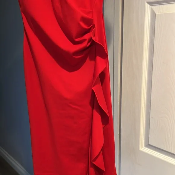 Lady In Red - Picture 2 of 4